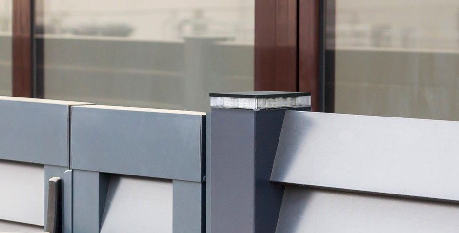 Stolpar med LED-belysning