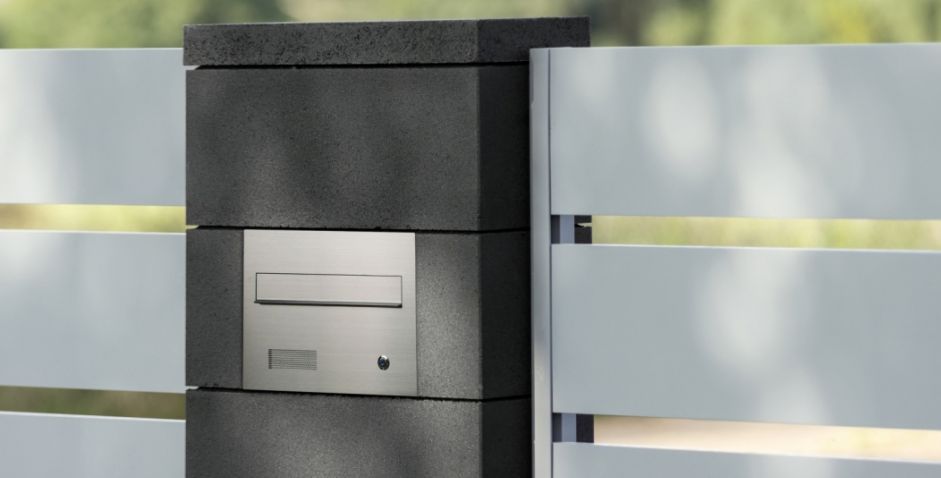 Inbyggda brevlådor med porttelefon