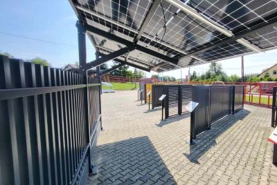 stolpar för solpaneler